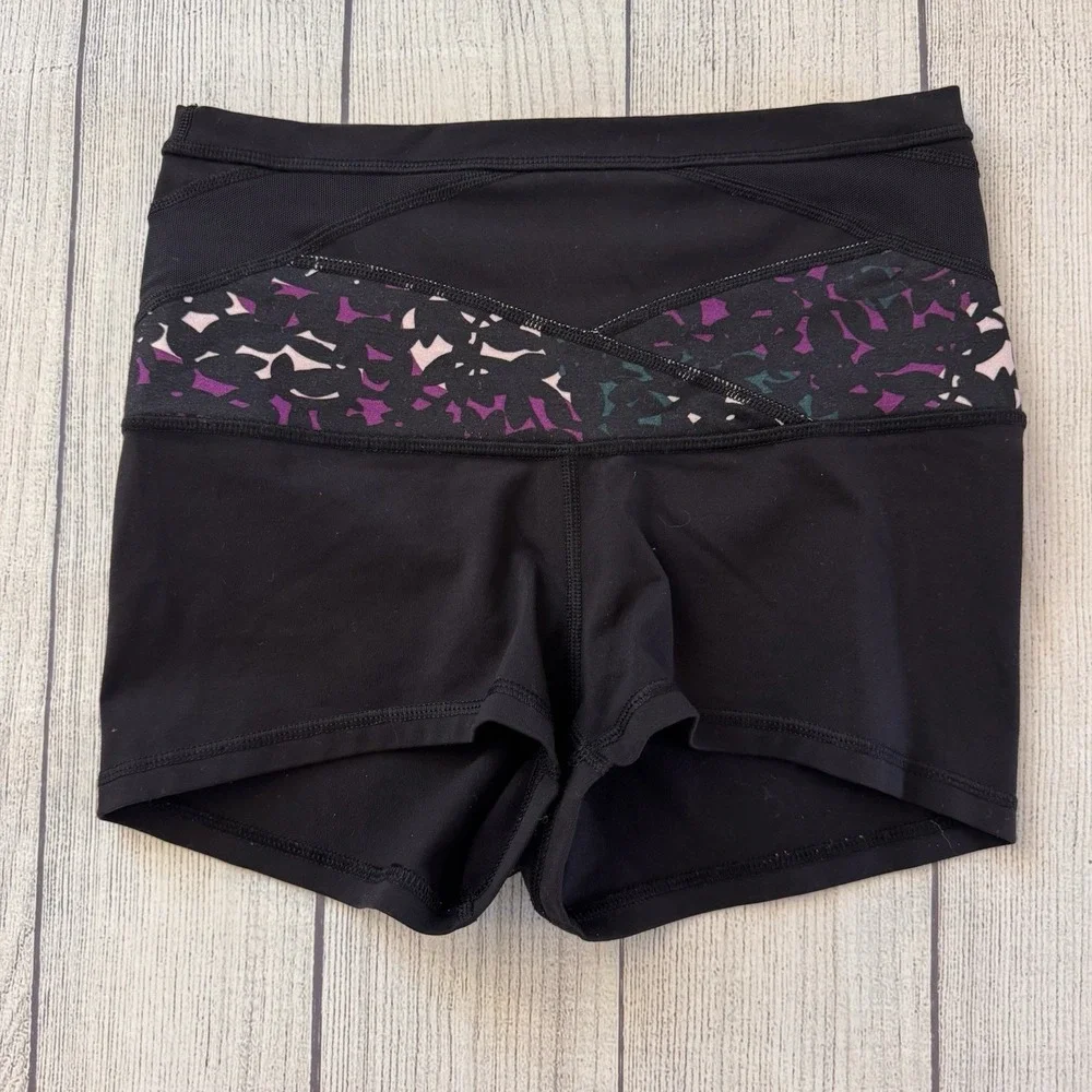 Lululemon Boogie Short Roll Down Black Violet Women's Size 6 Activewear Yoga
